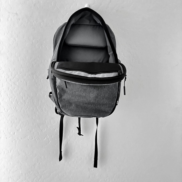 AER City Pack Pro (Gray) | 24L EDC & Travel Backpack - Picture 3 of 5